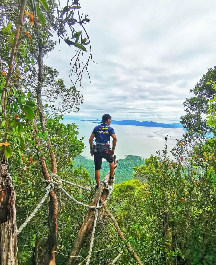 aktiviti gunung santubong