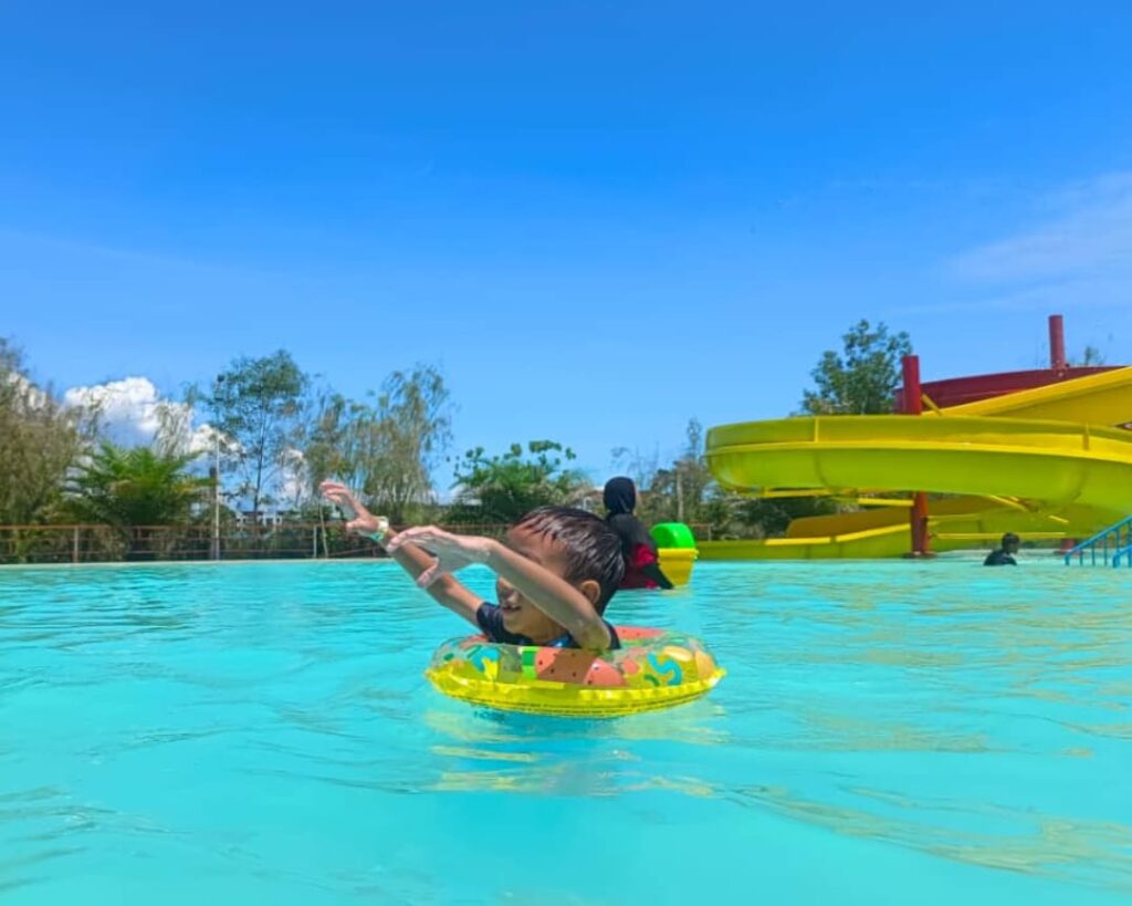 cara melawat de borneo waterpark