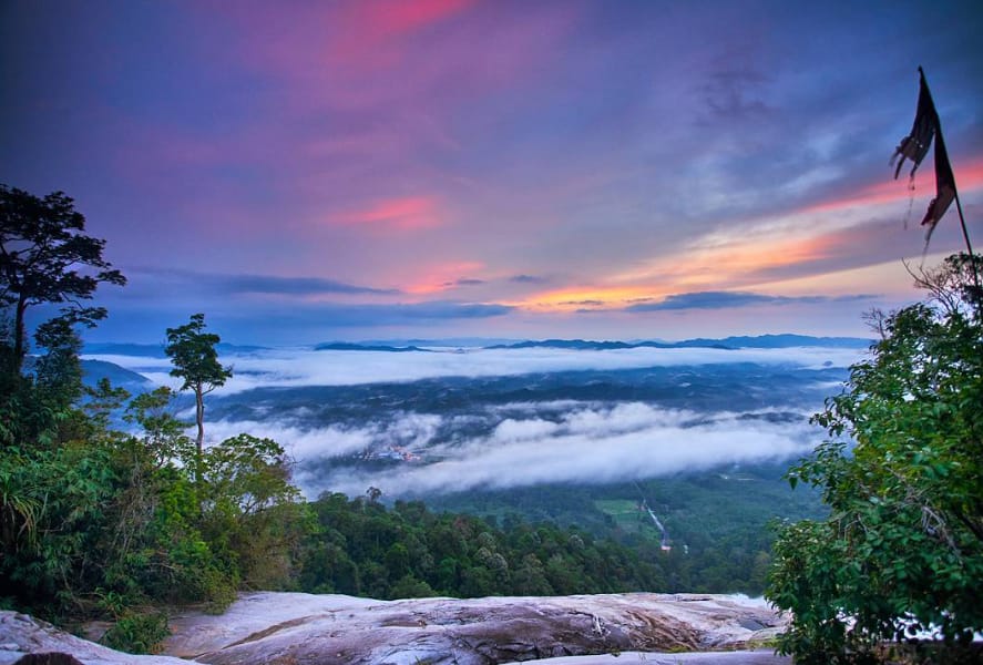 gunung stong kelantan