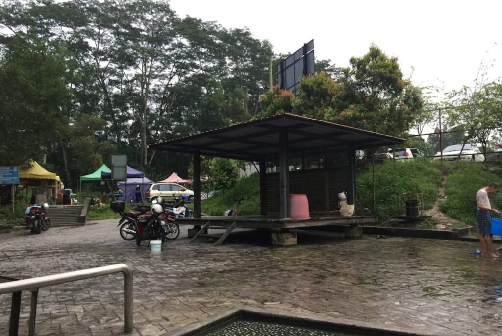 kemudahan kolam air panas selayang