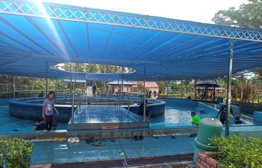 kolam air panas sungai gersik