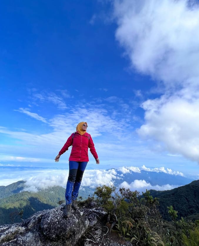 laluan pendakian gunung tahan