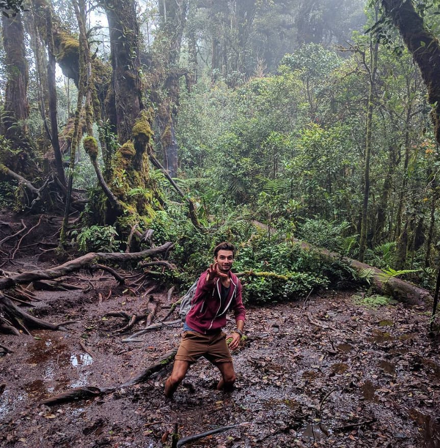 lokasi gunung irau