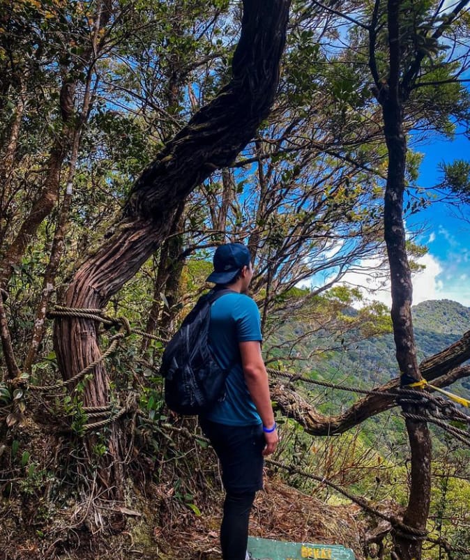 lokasi gunung ledang