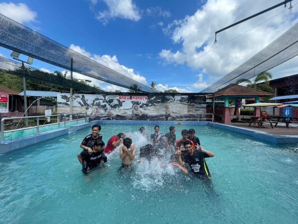 snow monkey jasin waterpark