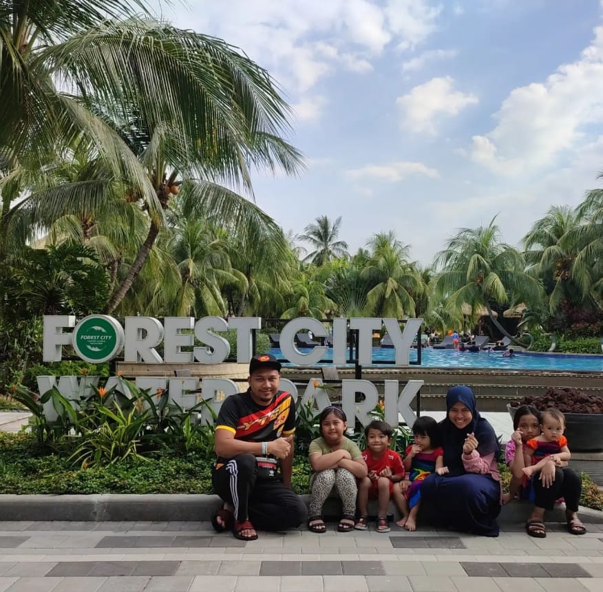 tarikan forest city waterpark