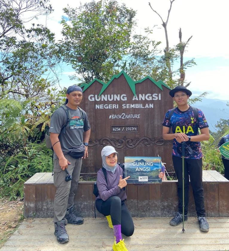 tarikan gunung angsi