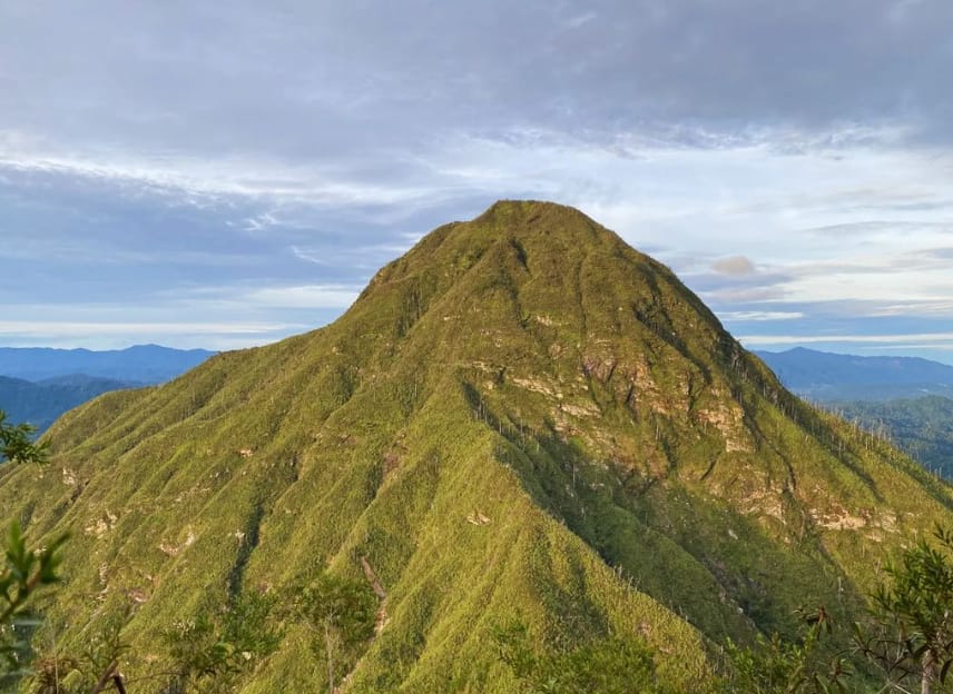 tarikan gunung kerunai