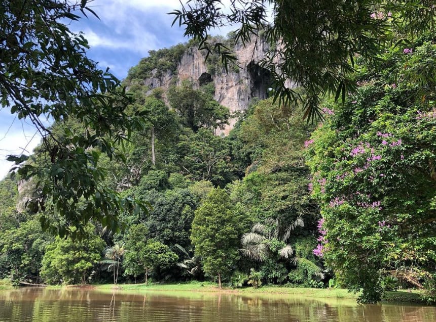 tarikan gunung senyum