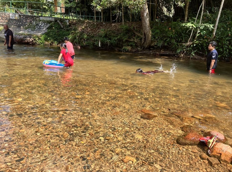 tarikan kolam air panas kerling