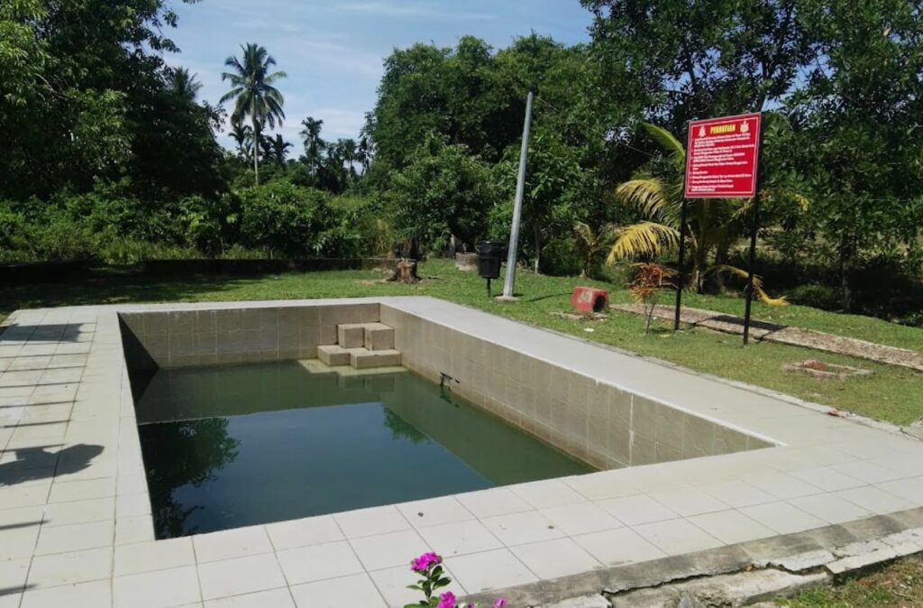 tarikan kolam air panas tokbok