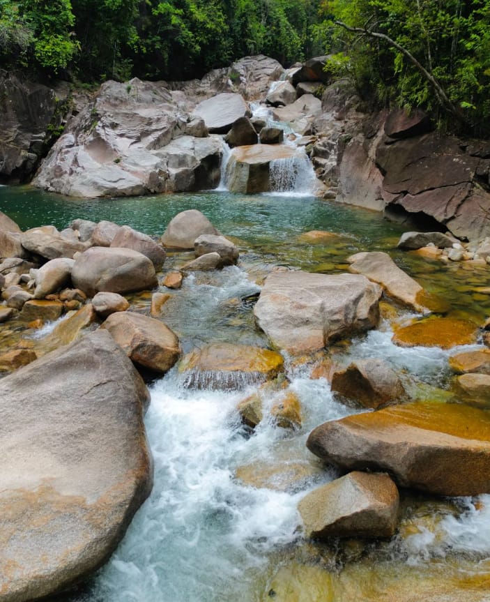 tarikan lata kolam