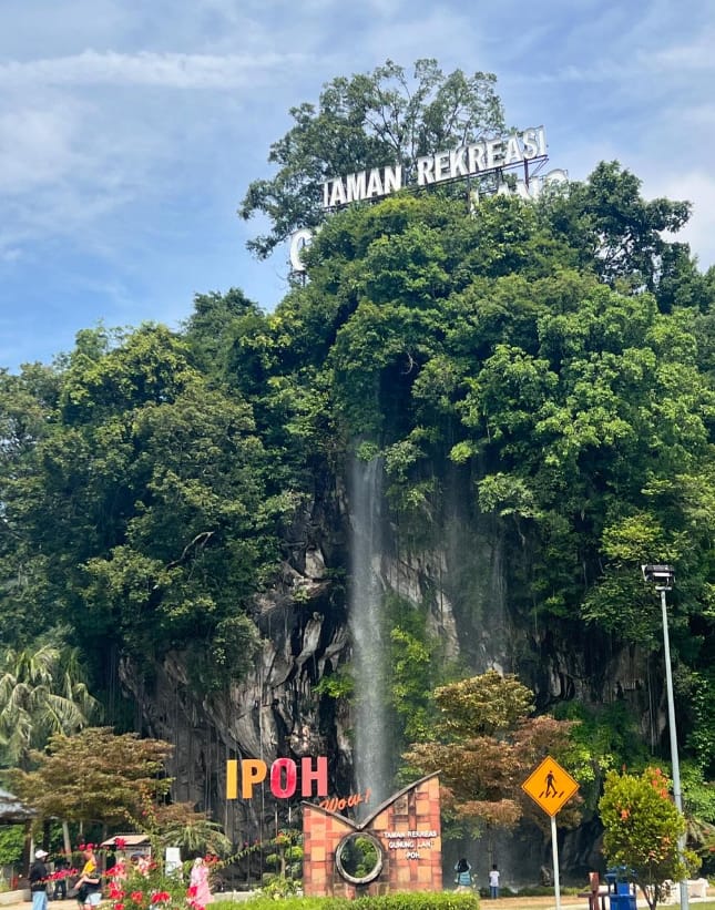 tarikan taman rekreasi gunung lang