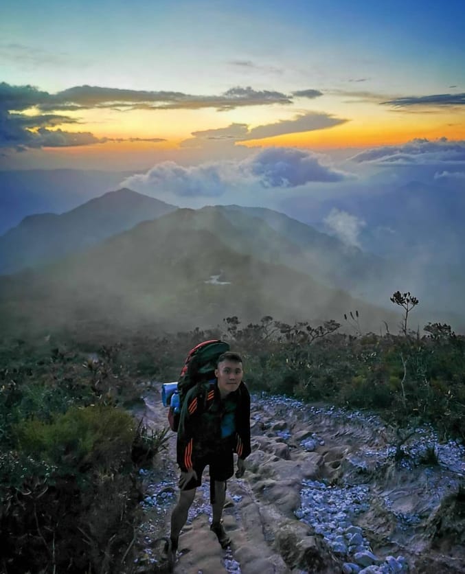 tips mendaki gunung tahan