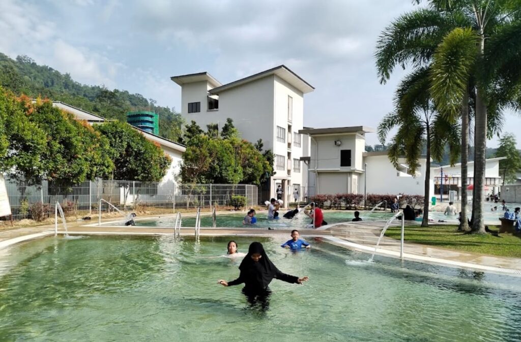 waktu operasi bentong hotspring