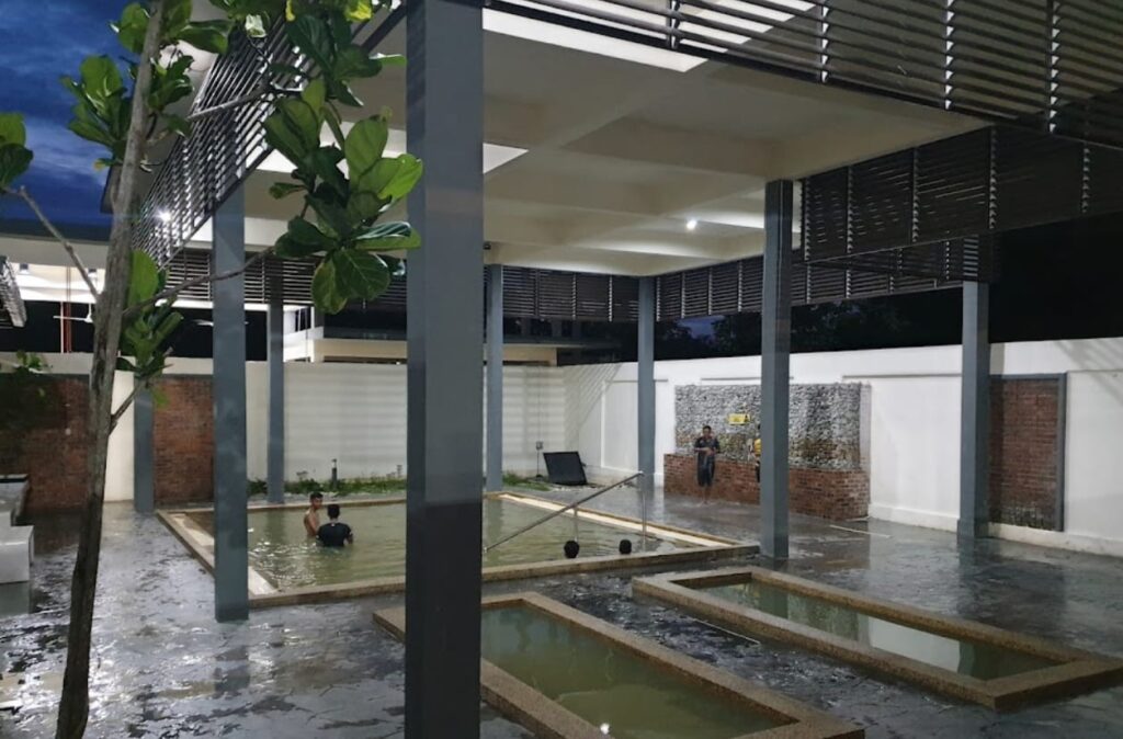 waktu operasi tok bok hotspring