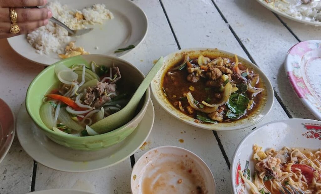 kedai makan kak ah nakhorn